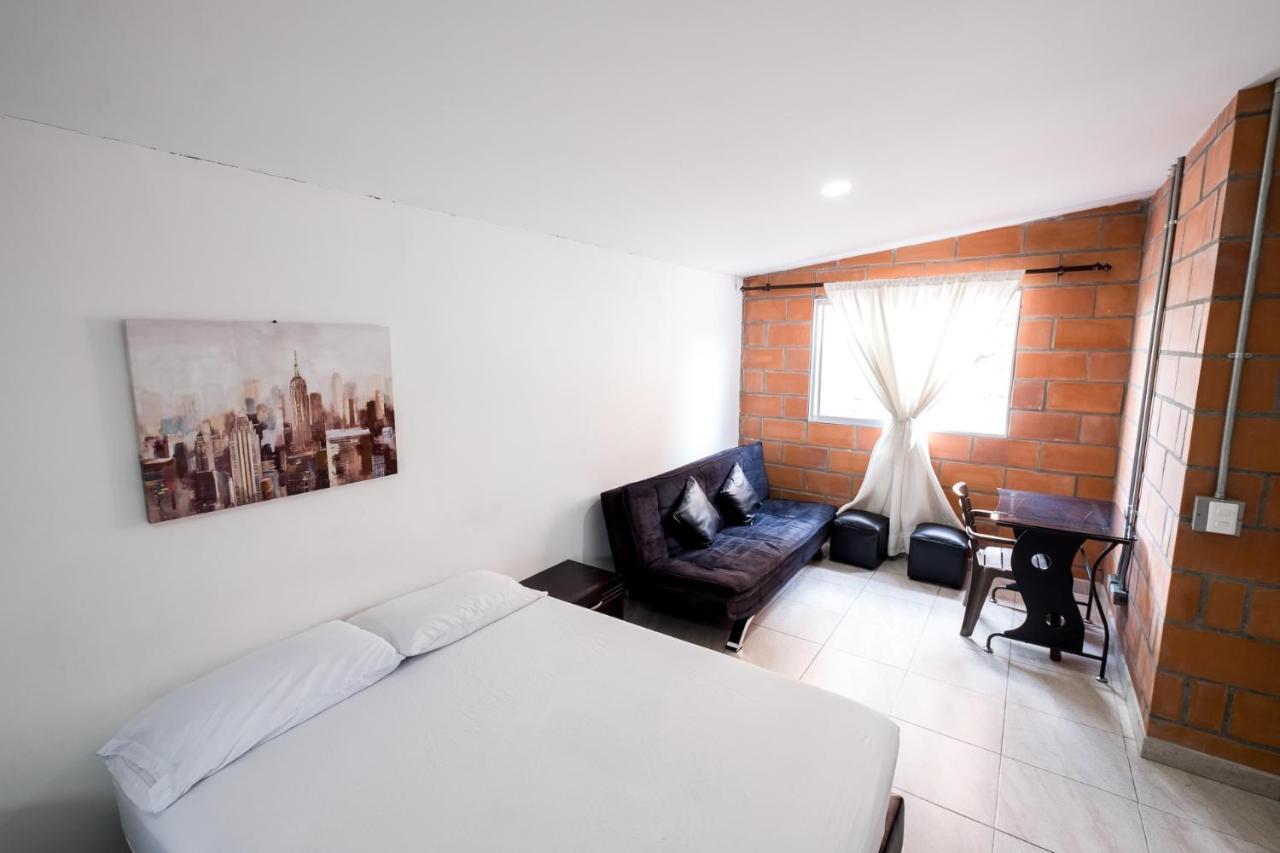 Medellin Backpacker Hostel Екстер'єр фото