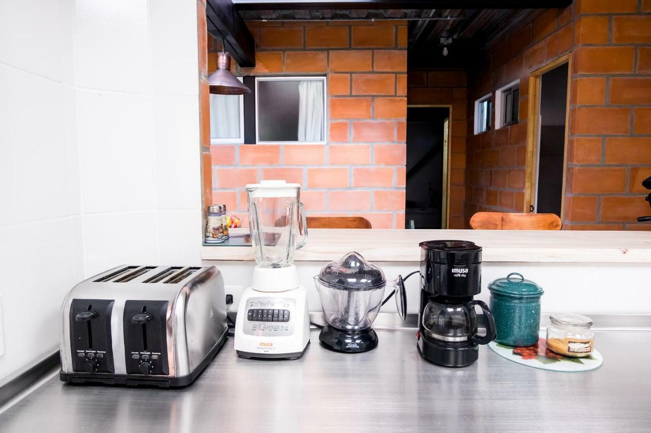 Medellin Backpacker Hostel Екстер'єр фото