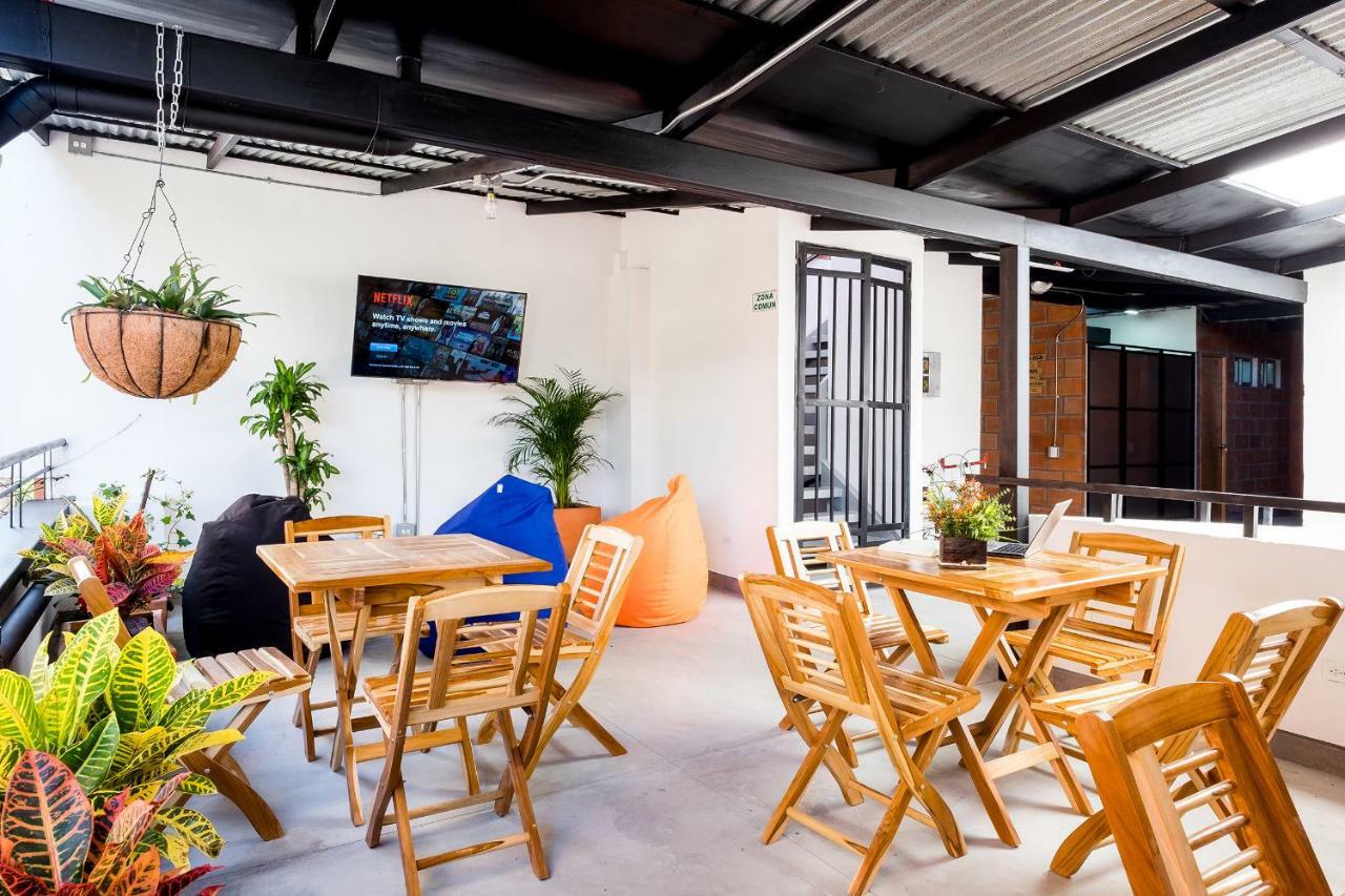 Medellin Backpacker Hostel Екстер'єр фото