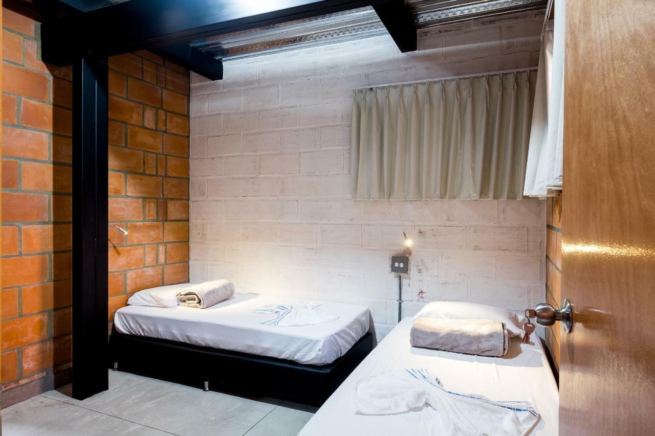 Medellin Backpacker Hostel Екстер'єр фото