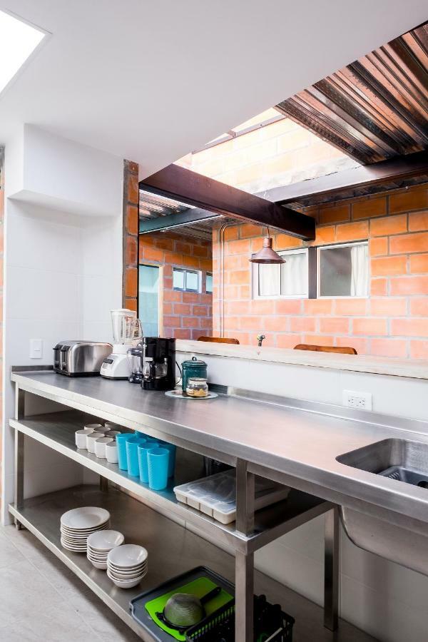 Medellin Backpacker Hostel Екстер'єр фото