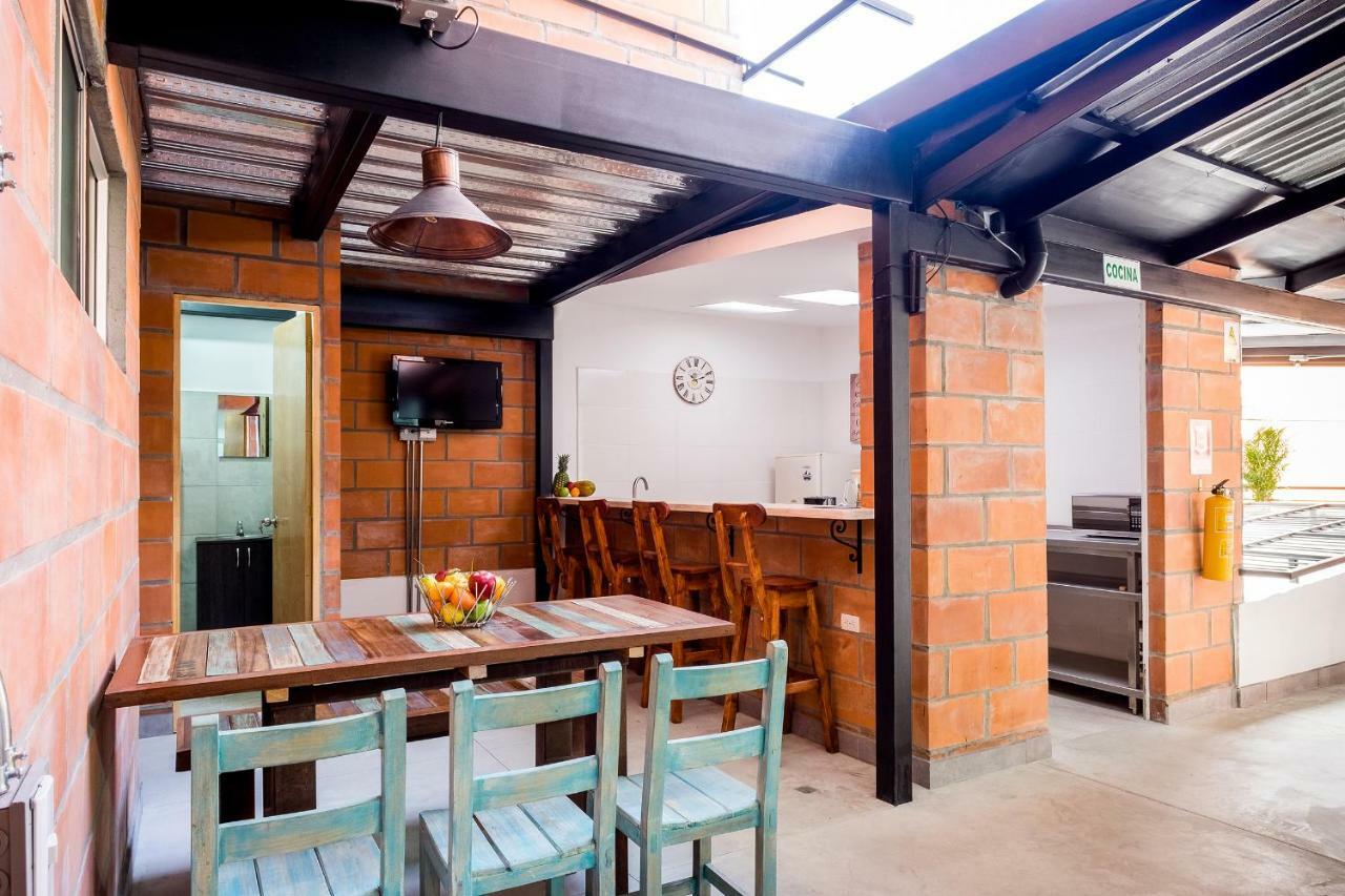 Medellin Backpacker Hostel Екстер'єр фото