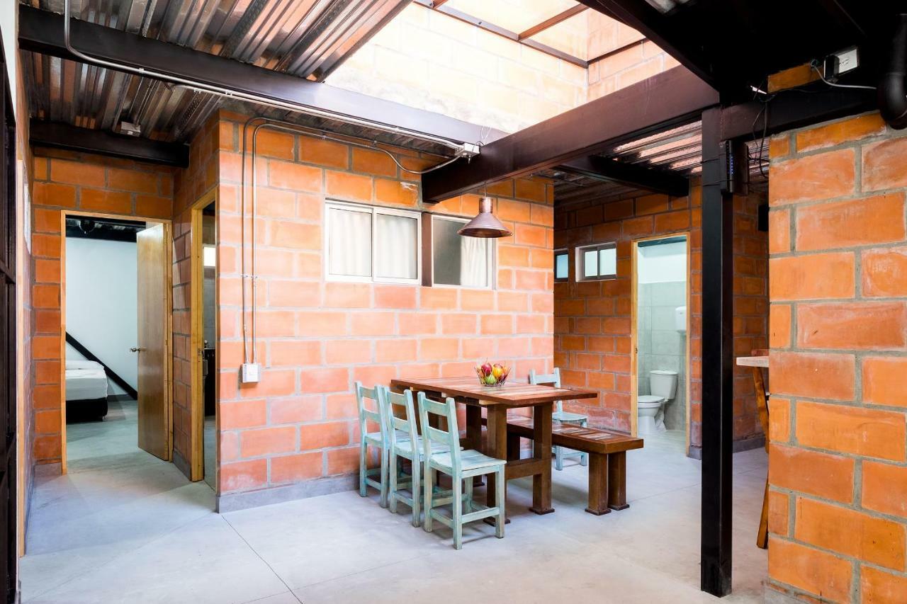 Medellin Backpacker Hostel Екстер'єр фото